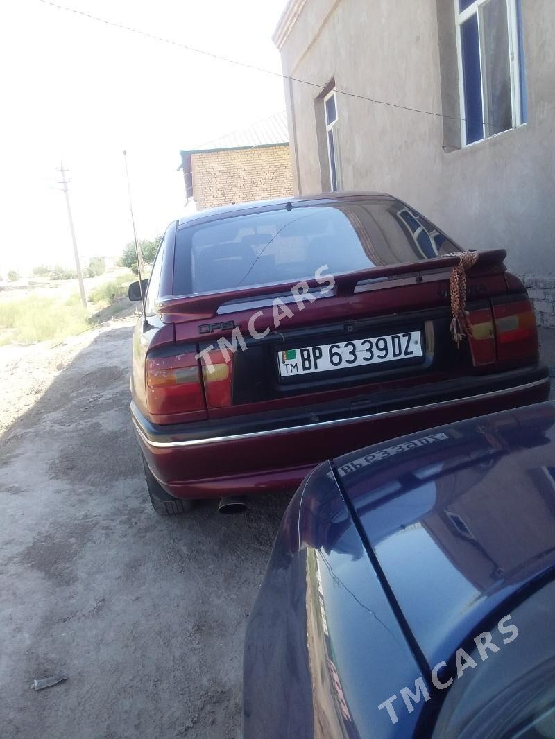 Opel Vectra 1992 - 26 000 TMT - Дашогуз - img 3