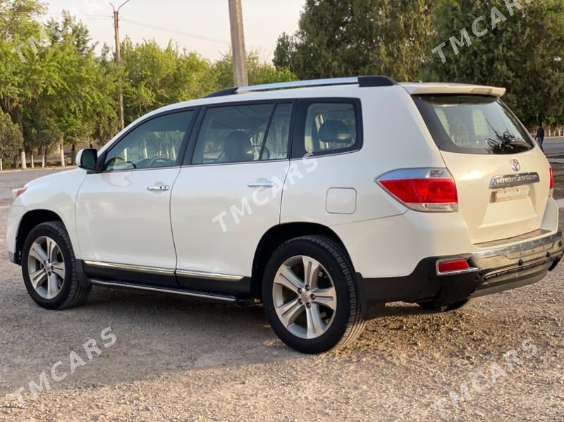 Toyota Highlander 2012 - 320 000 TMT - Теджен - img 4