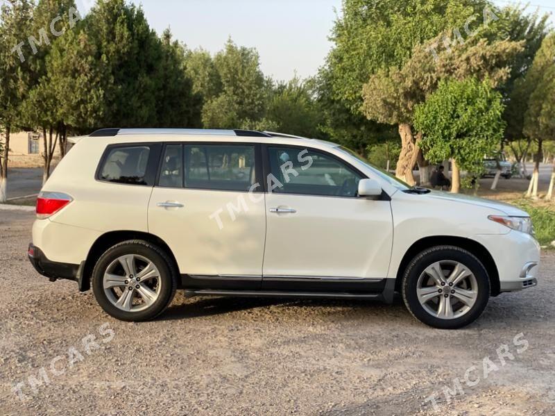 Toyota Highlander 2012 - 320 000 TMT - Теджен - img 6