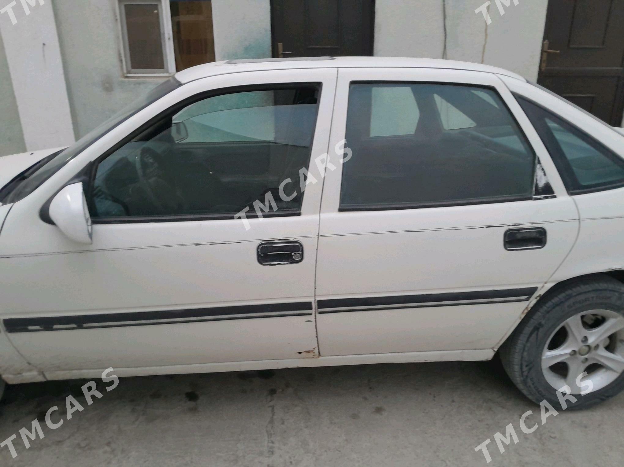Opel Vectra 1990 - 27 000 TMT - Bäherden - img 1