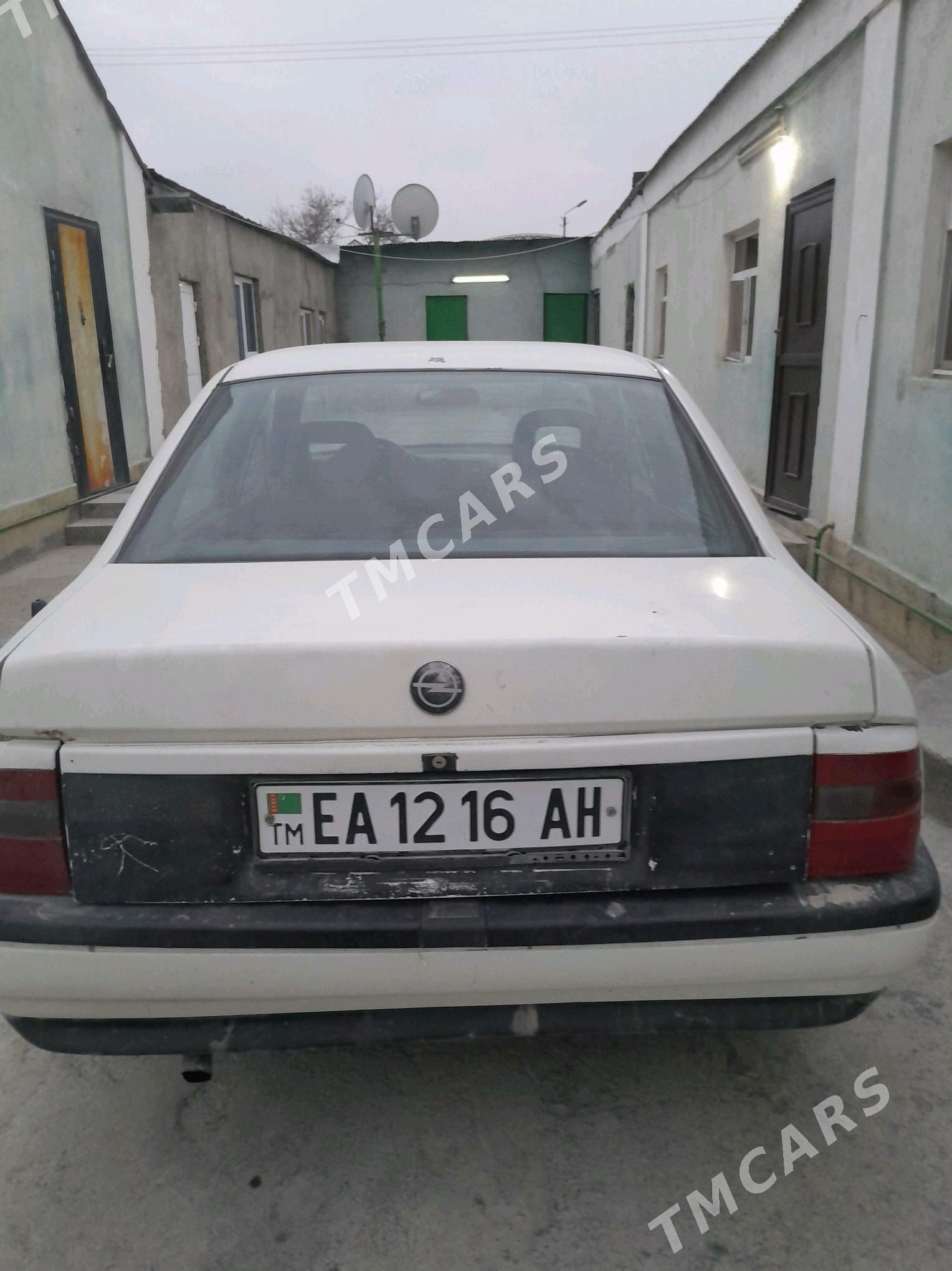 Opel Vectra 1990 - 27 000 TMT - Bäherden - img 3