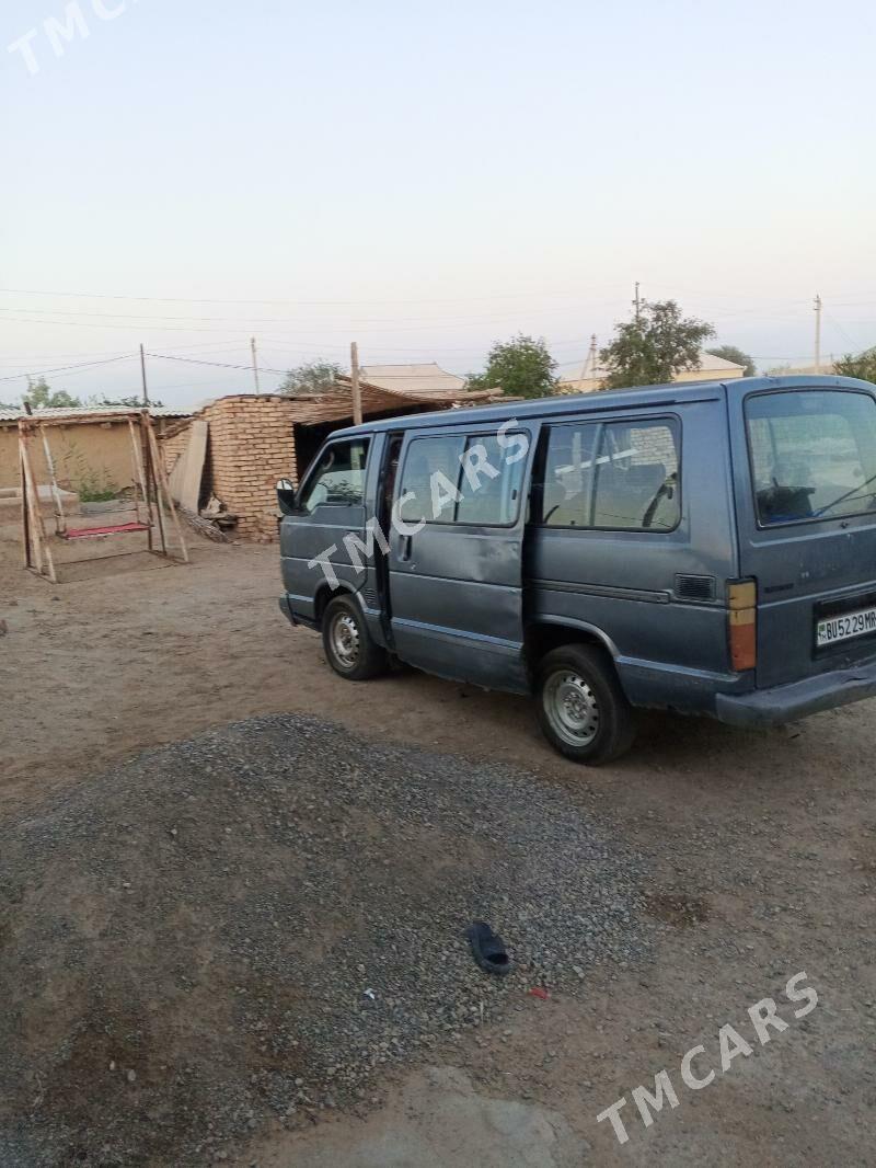 Toyota Hiace 1988 - 32 000 TMT - Мары - img 2