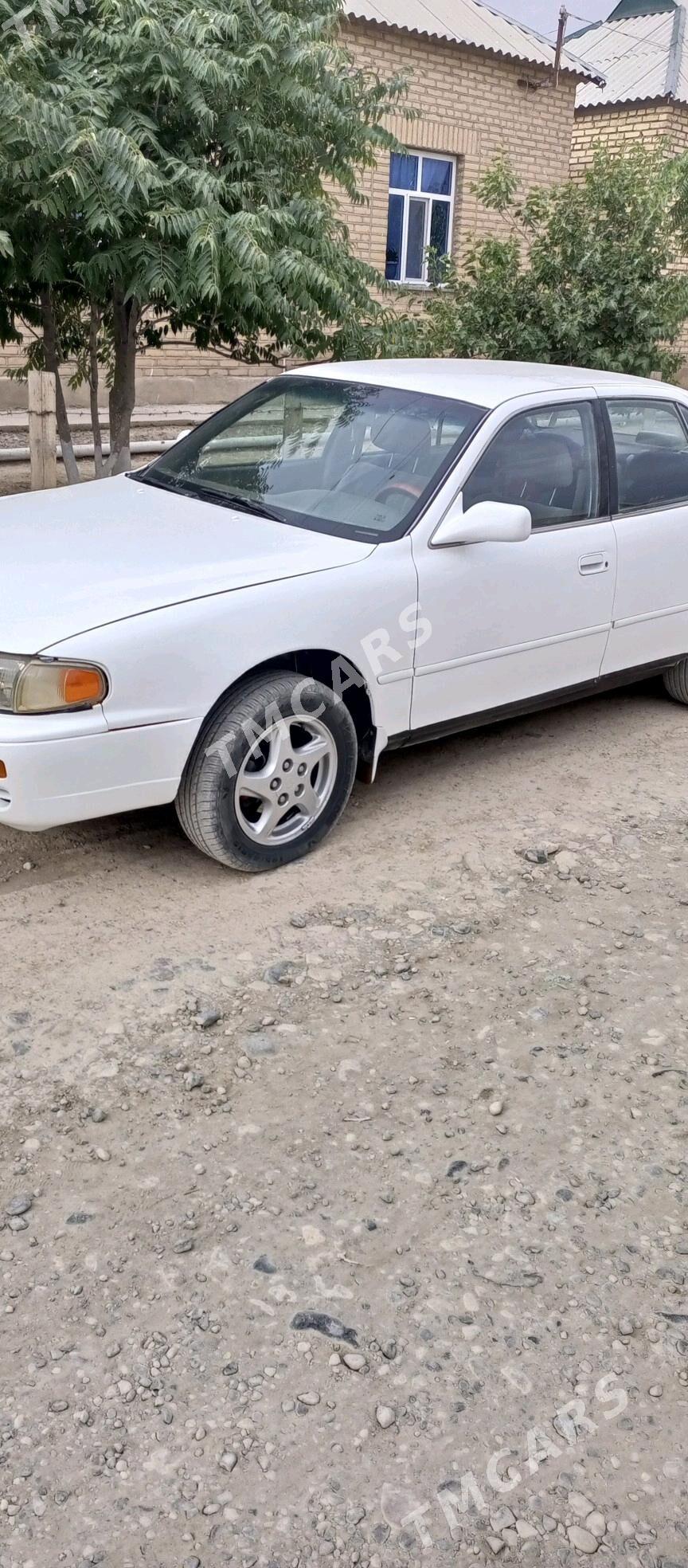Toyota Camry 1993 - 68 000 TMT - Kaka - img 1