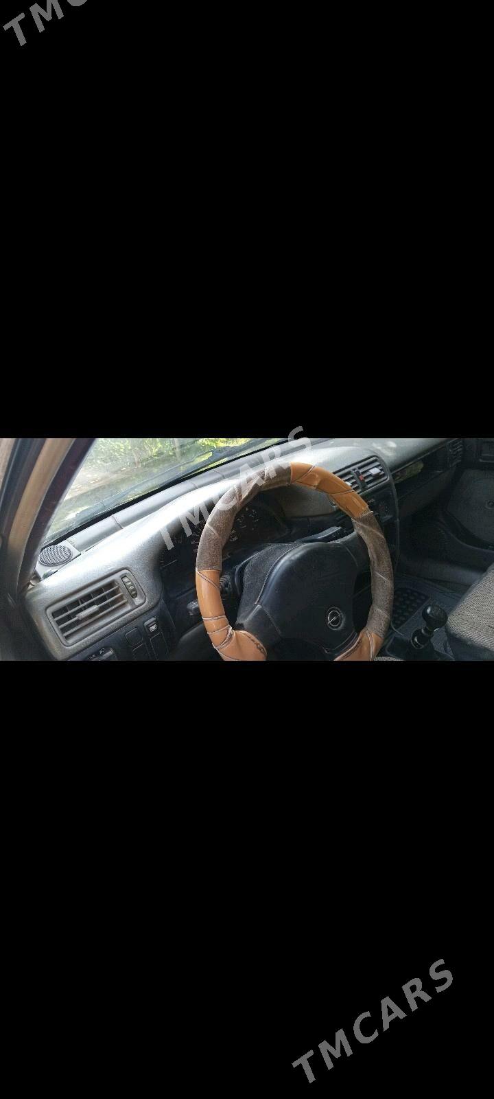 Opel Vectra 1990 - 16 000 TMT - Gubadag - img 1