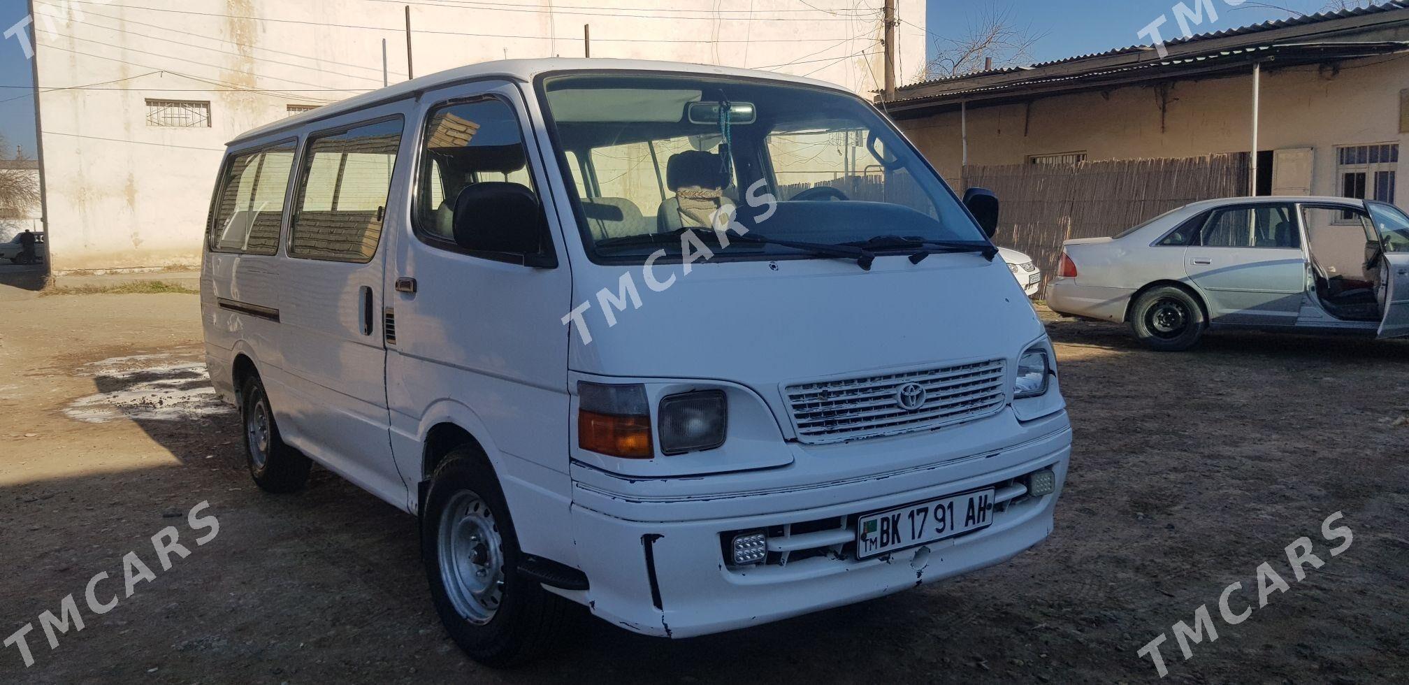 Toyota Hiace 2004 - 65 000 TMT - Бабадайхан - img 1