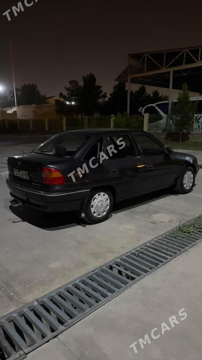 Opel Astra 1996 - 38 000 TMT - Мары - img 3