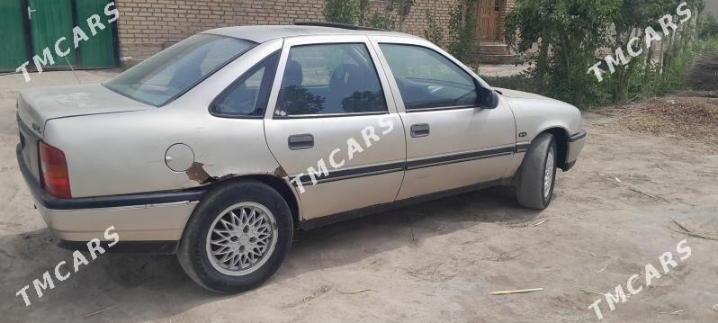 Opel Vectra 1990 - 20 000 TMT - Гурбансолтан Едже - img 4