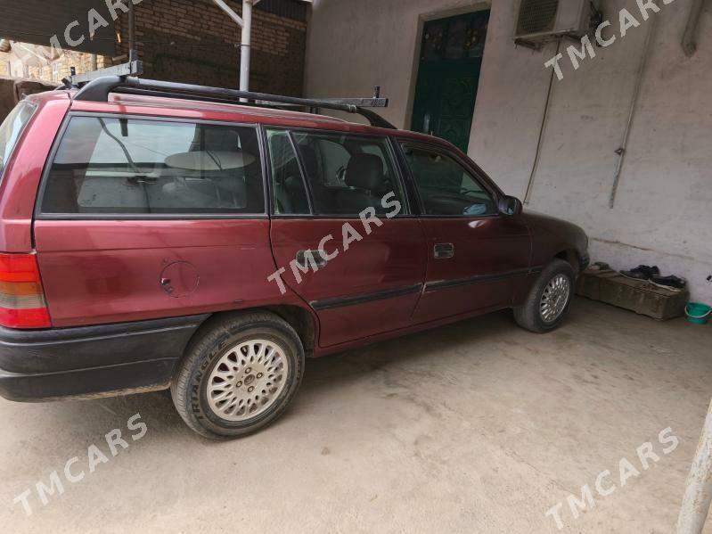Opel Astra 1995 - 43 000 TMT - Гурбансолтан Едже - img 2