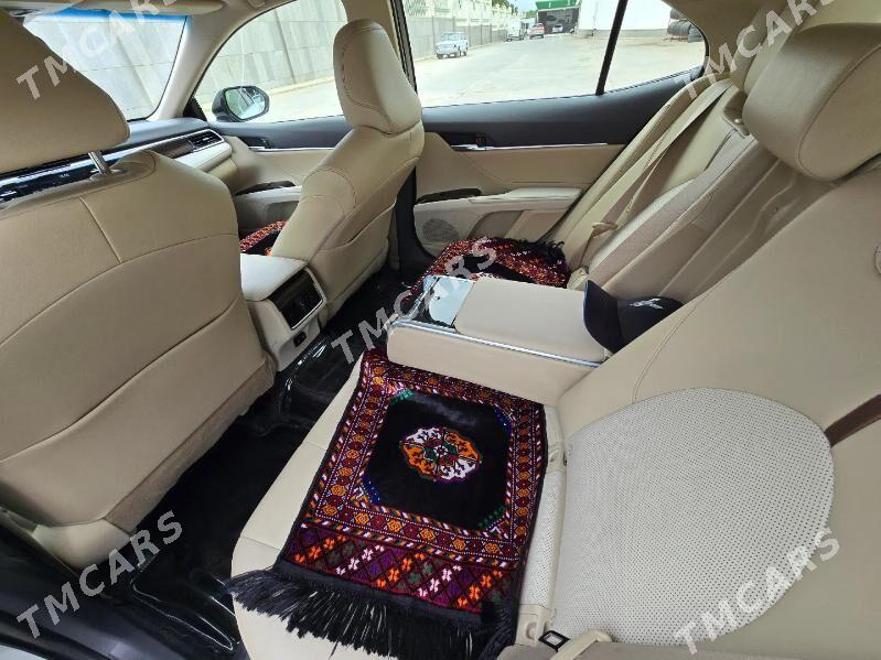 Toyota Camry 2018 - 535 000 TMT - Aşgabat - img 7