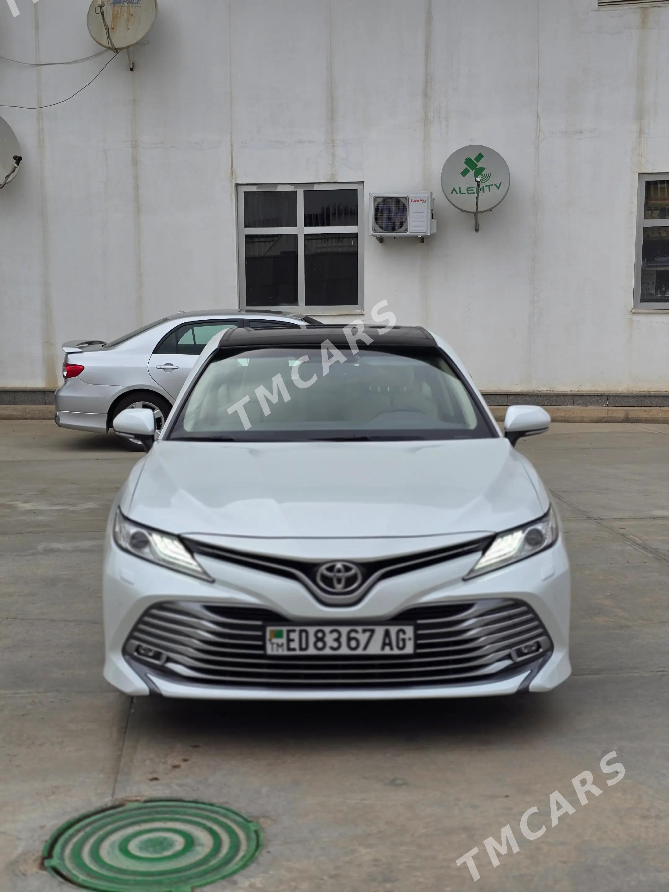 Toyota Camry 2018 - 535 000 TMT - Aşgabat - img 1