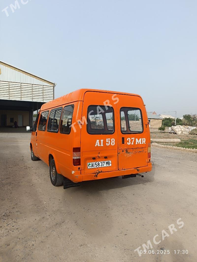 Toyota Hiace 2004 - 60 000 TMT - Mary - img 1