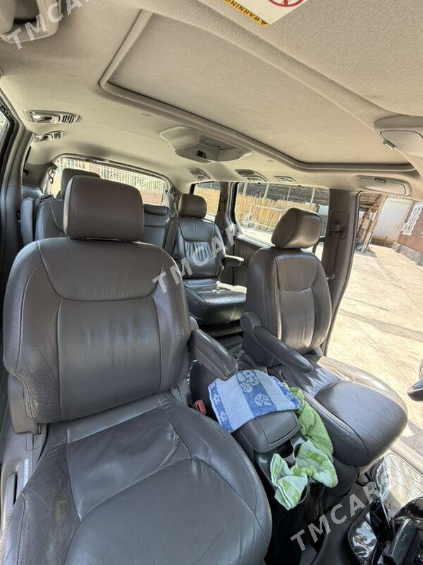 Toyota Sienna 2004 - 320 000 TMT - Büzmeýin - img 1