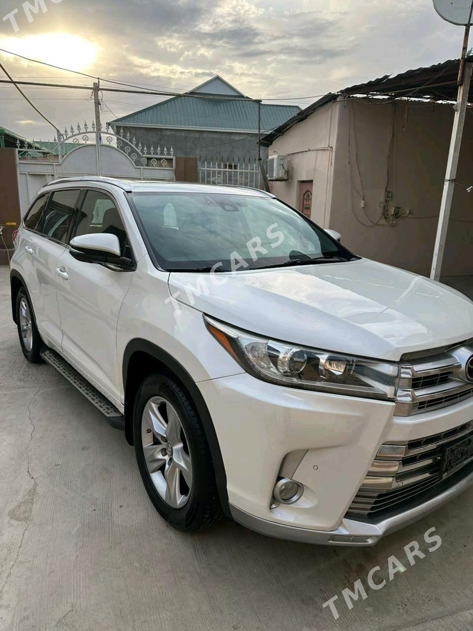 Toyota Highlander 2019 - 520 000 TMT - Ашхабад - img 4