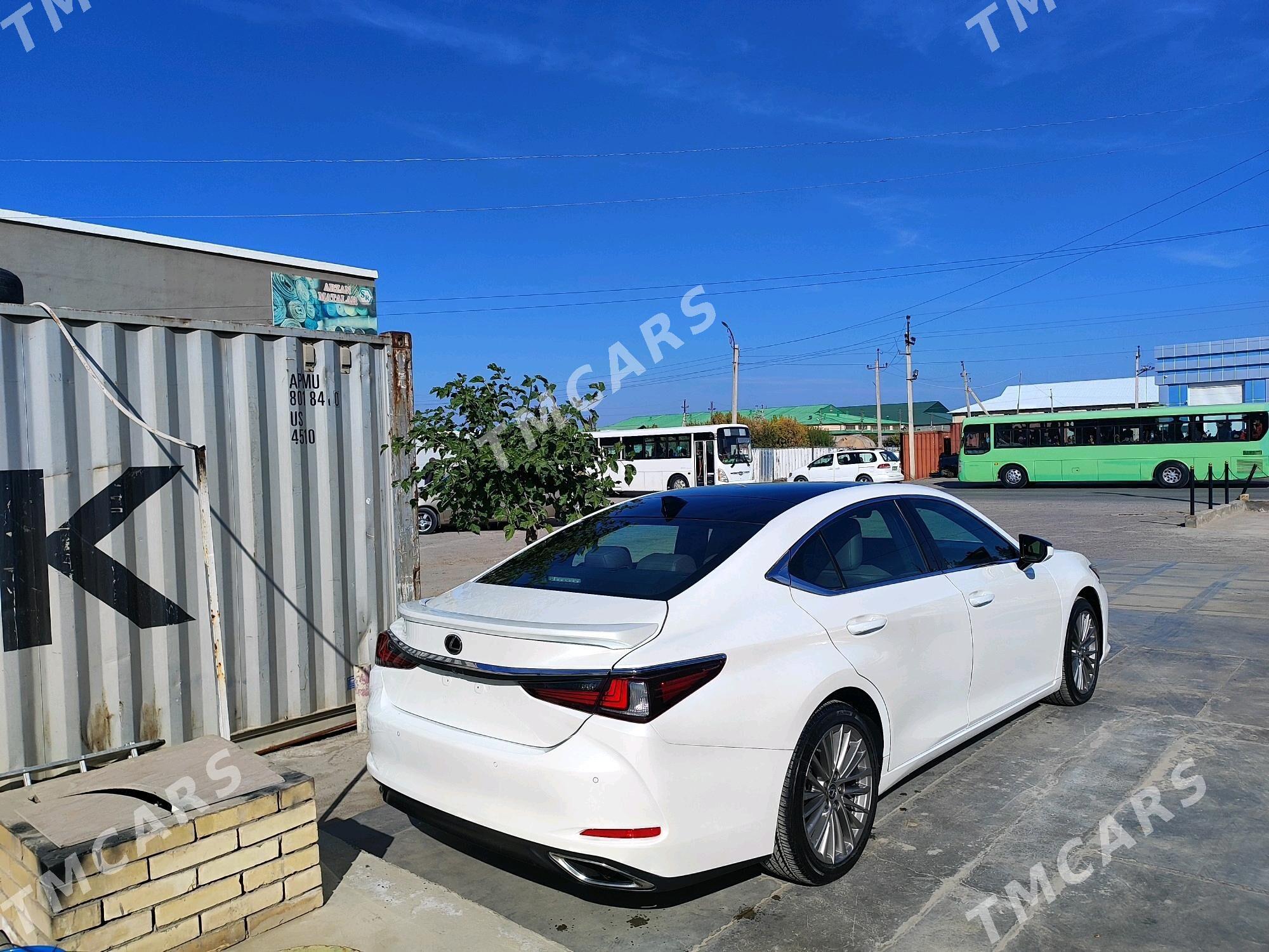 Lexus ES 350 2022 - 640 000 TMT - Мары - img 2