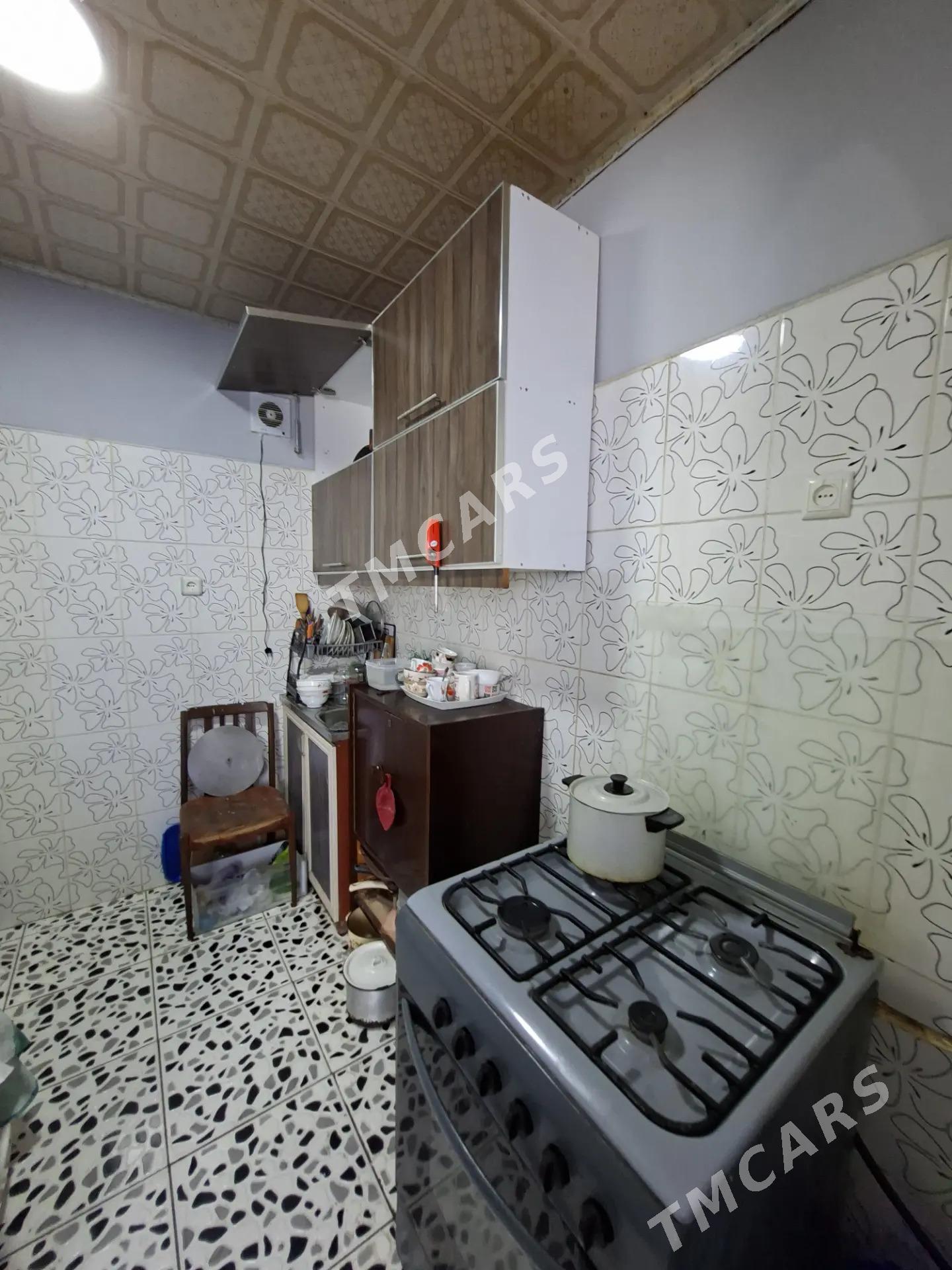 Продается 4 комнаты - Büzmeýin - img 2