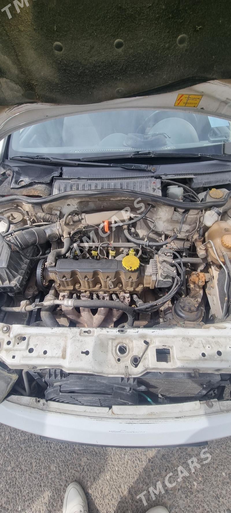 Opel Corsa 2004 - 46 000 TMT - Ашхабад - img 4