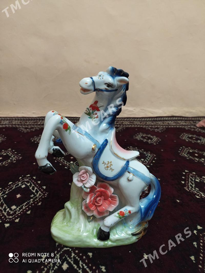 Swenir Statuetka - Balkanabat - img 2
