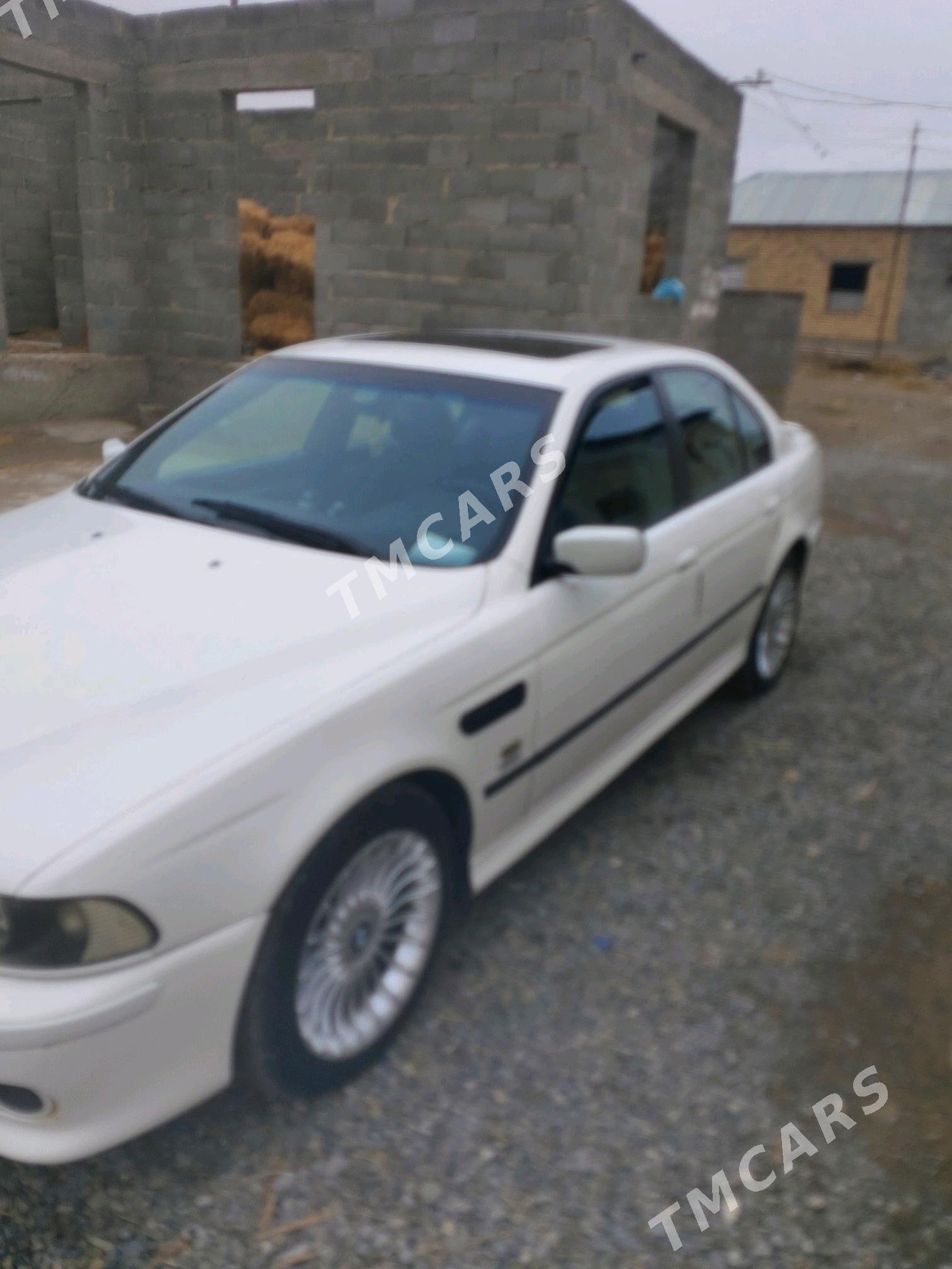 BMW E39 2002 - 130 000 TMT - Aşgabat - img 2