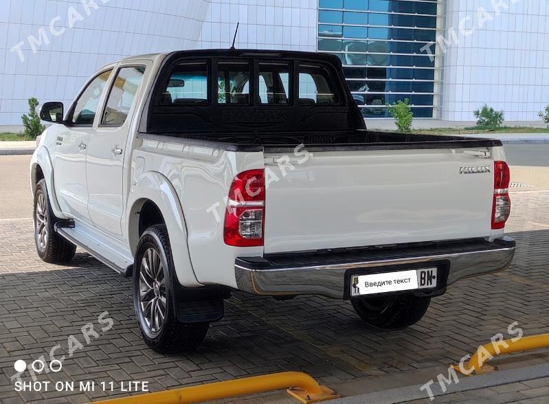 Toyota Hilux 2015 - 380 000 TMT - Türkmenbaşy - img 3