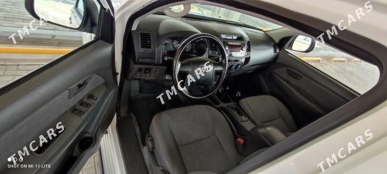 Toyota Hilux 2015 - 380 000 TMT - Türkmenbaşy - img 6