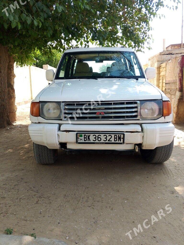 Mitsubishi Montero 1998 - 60 000 TMT - Джебел - img 1