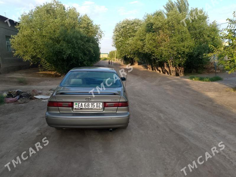 Toyota Camry 1998 - 130 000 TMT - Köneürgenç - img 3