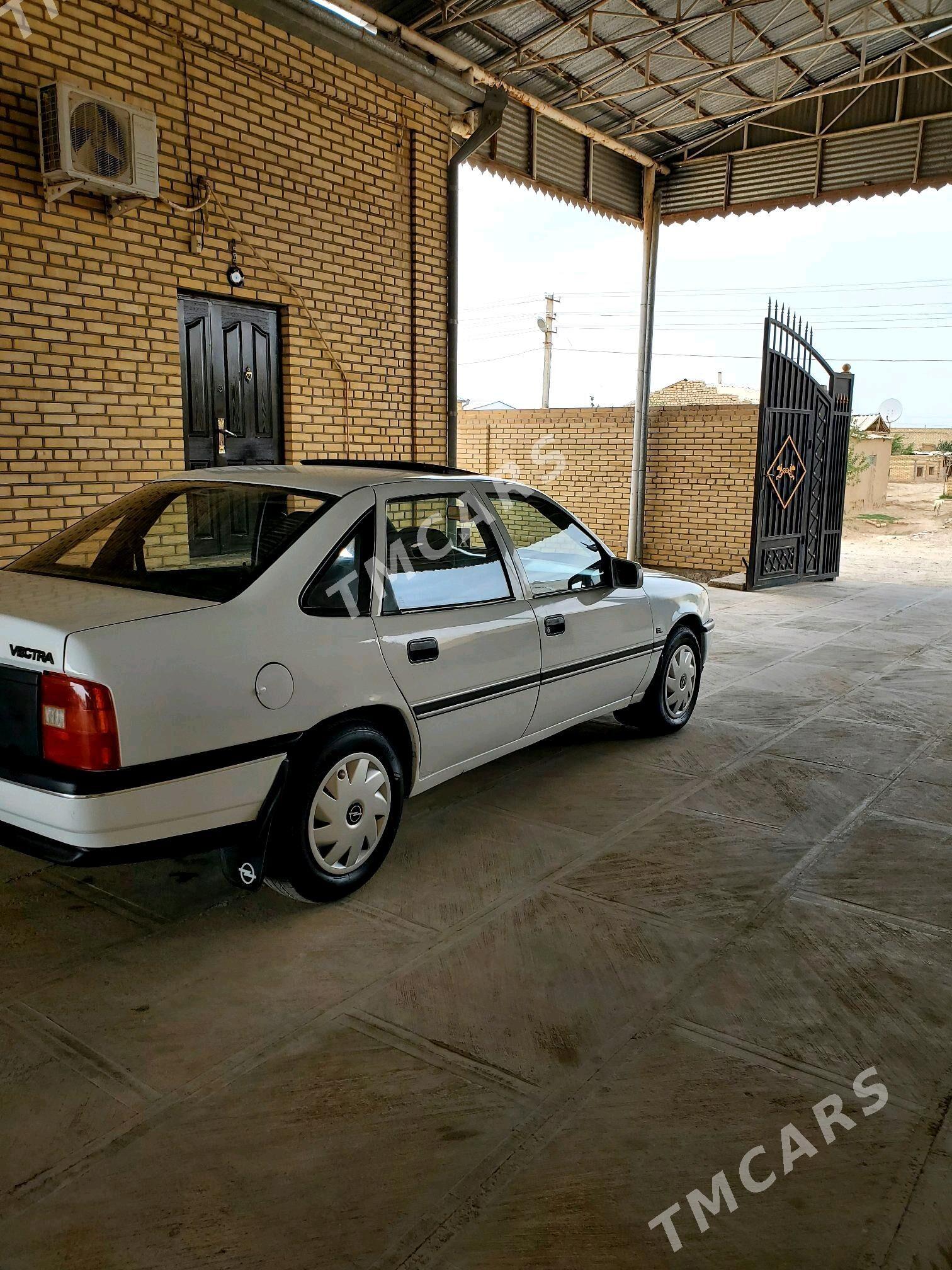 Opel Vectra 1990 - 35 000 TMT - Мары - img 2