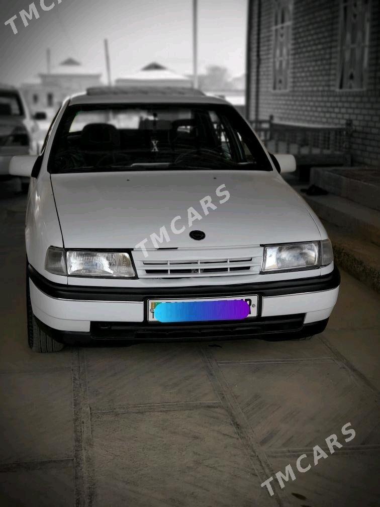 Opel Vectra 1990 - 35 000 TMT - Мары - img 4