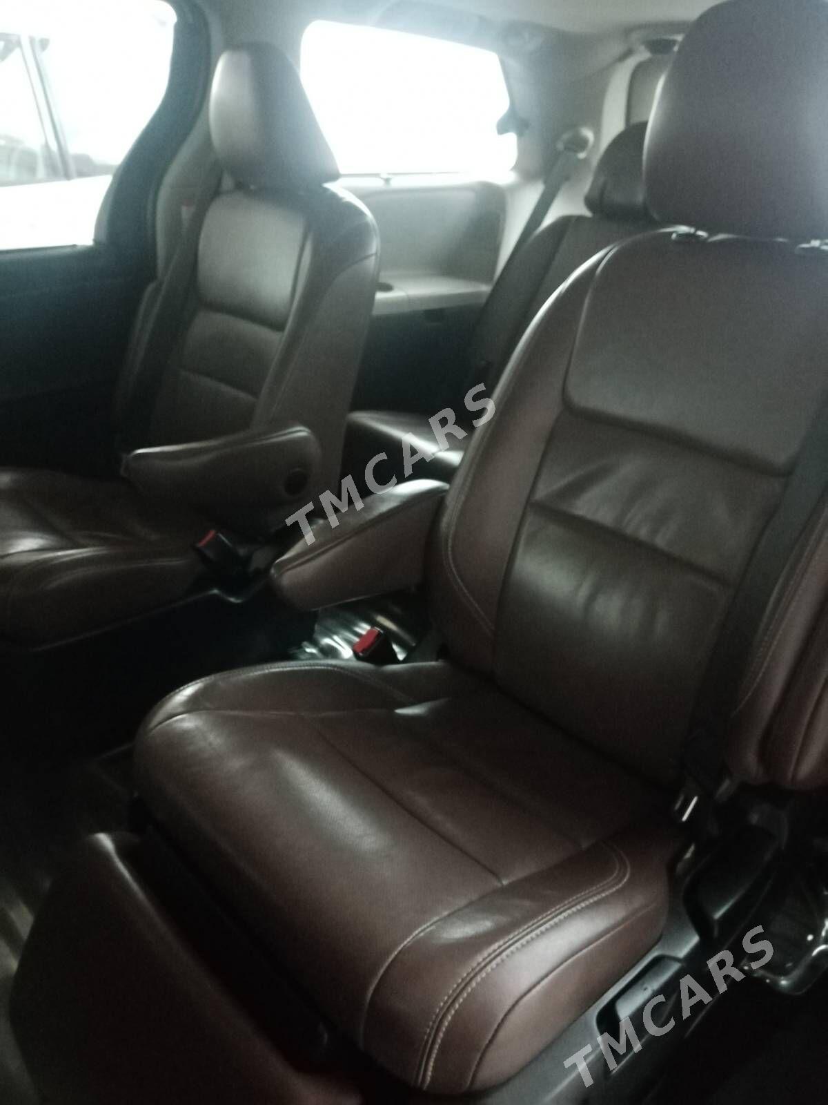 Toyota Sienna 2015 - 400 000 TMT - "Алтын Асыр" Гундогар базары ( Толкучка) - img 1