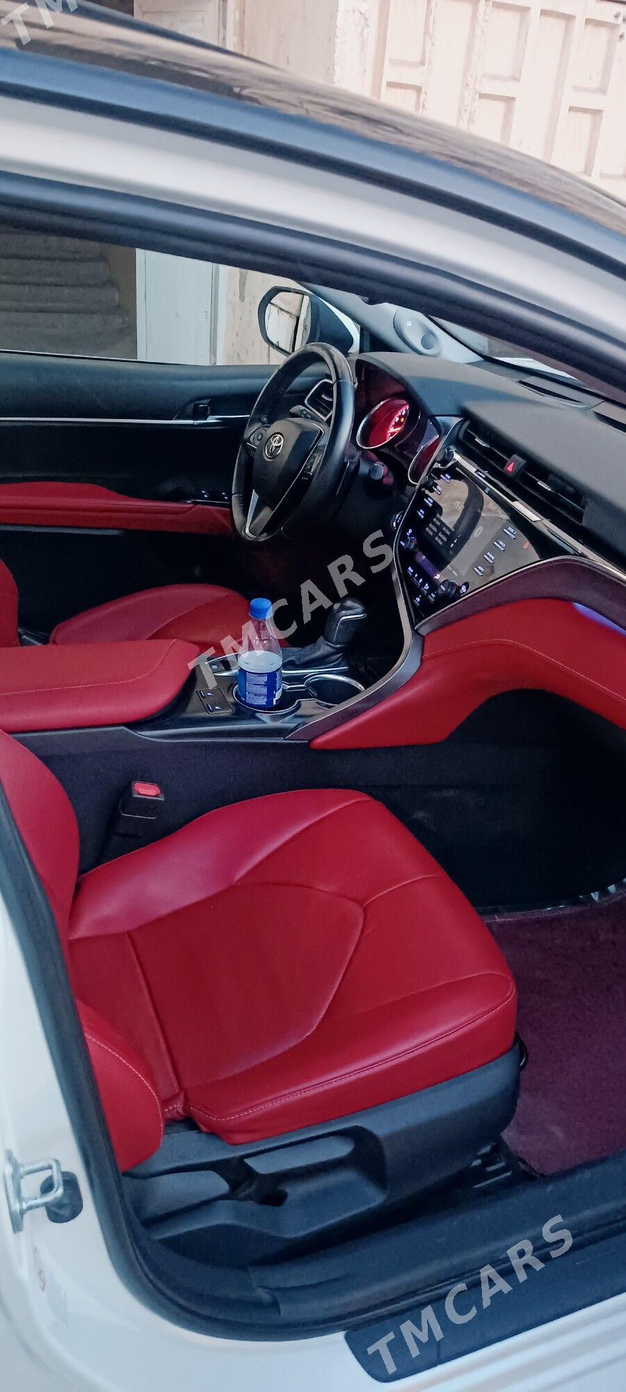 Toyota Camry 2018 - 320 000 TMT - Байрамали - img 3