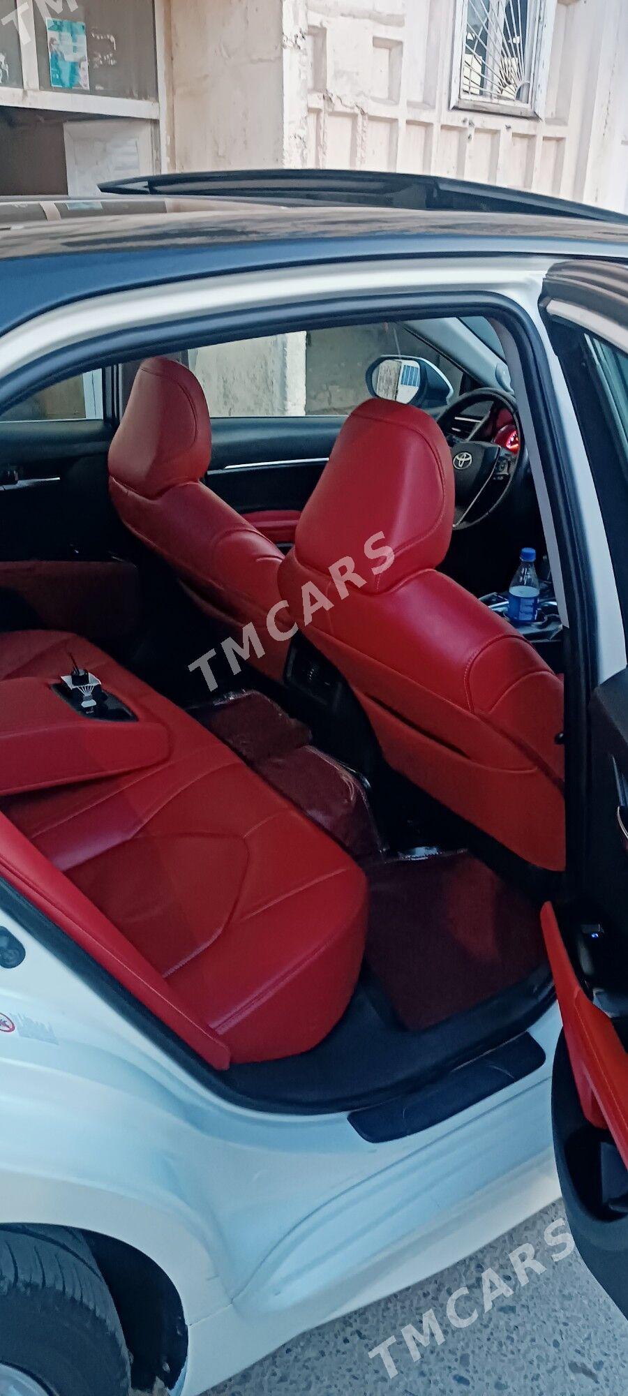 Toyota Camry 2018 - 320 000 TMT - Байрамали - img 2