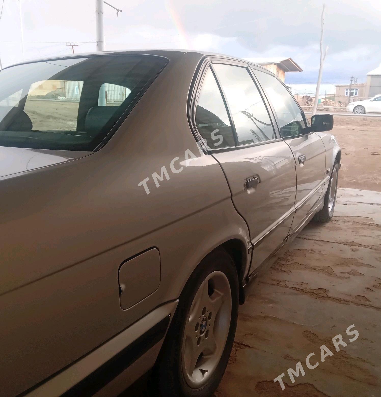 BMW 525 1995 - 35 000 TMT - Векильбазар - img 1