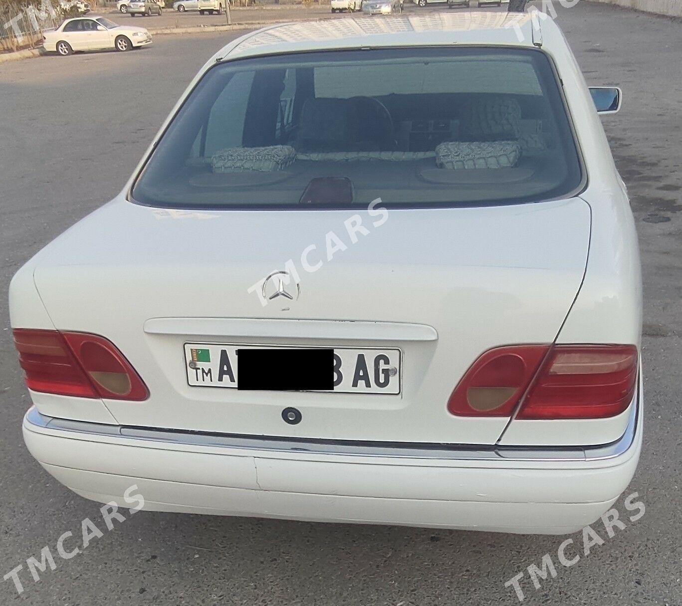 Mercedes-Benz E-Class 1997 - 75 000 TMT - Ашхабад - img 1