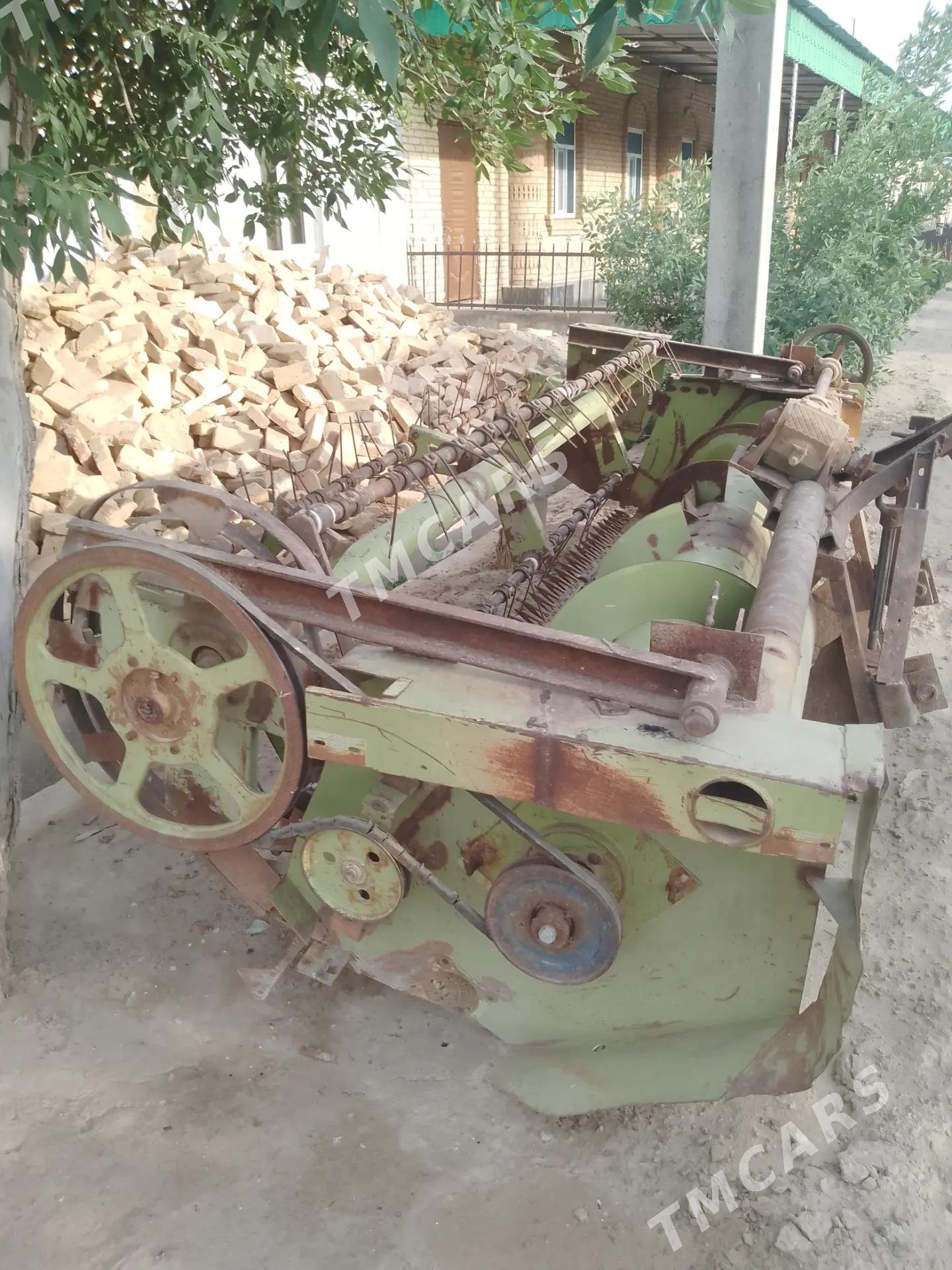 MTZ T-28 1992 - 78 000 TMT - Farap - img 5