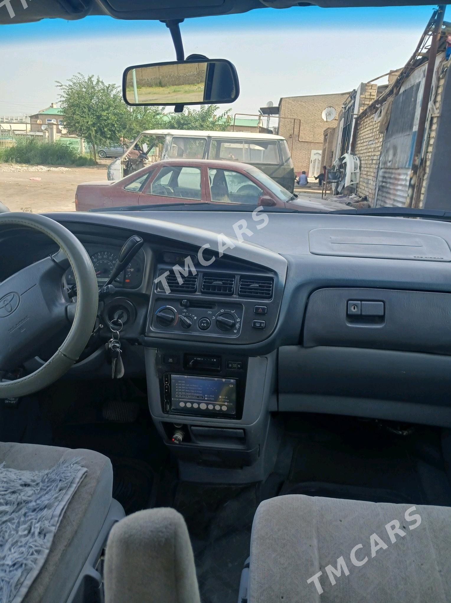 Toyota Sienna 2000 - 140 000 TMT - Türkmenabat - img 6