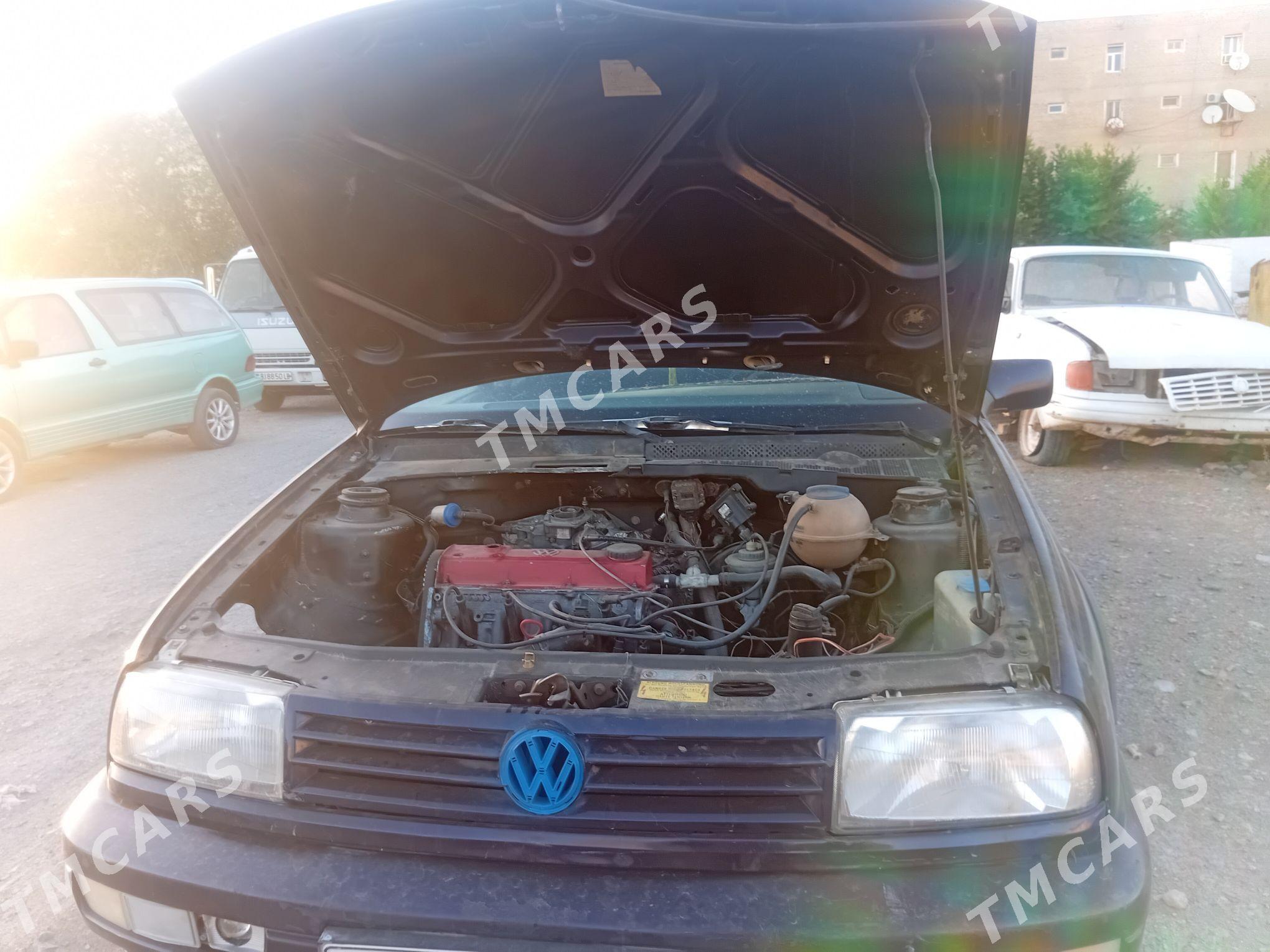 Volkswagen Jetta 1993 - 16 000 TMT - Seýdi - img 5