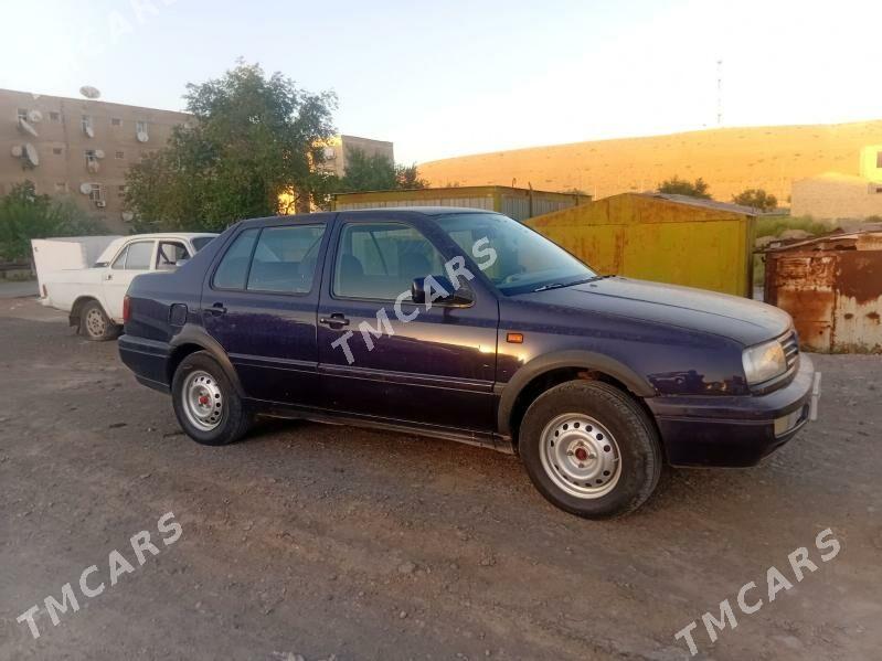 Volkswagen Jetta 1993 - 16 000 TMT - Seýdi - img 3