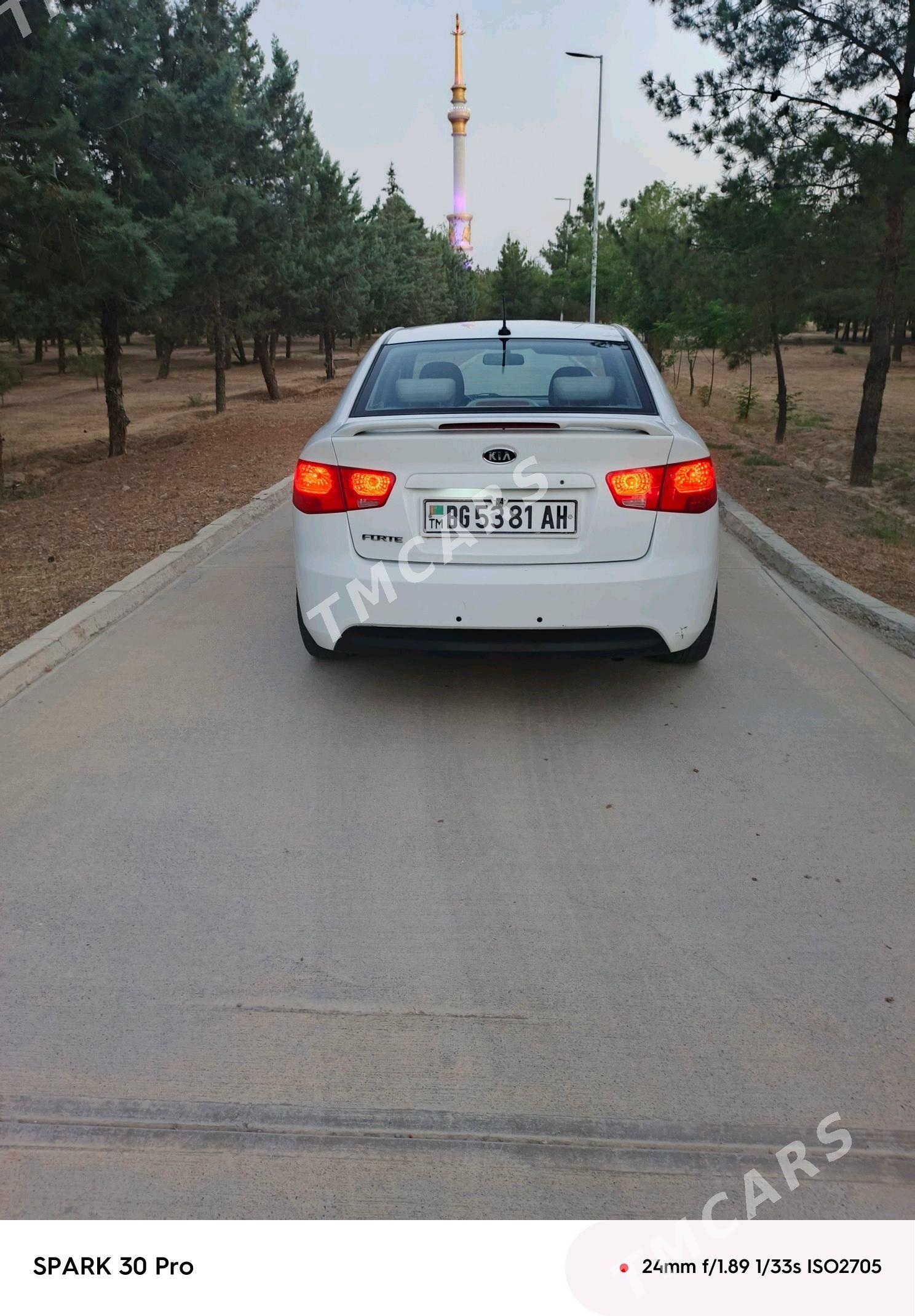 Kia Forte 2010 - 120 000 TMT - Ýaşlyk - img 4