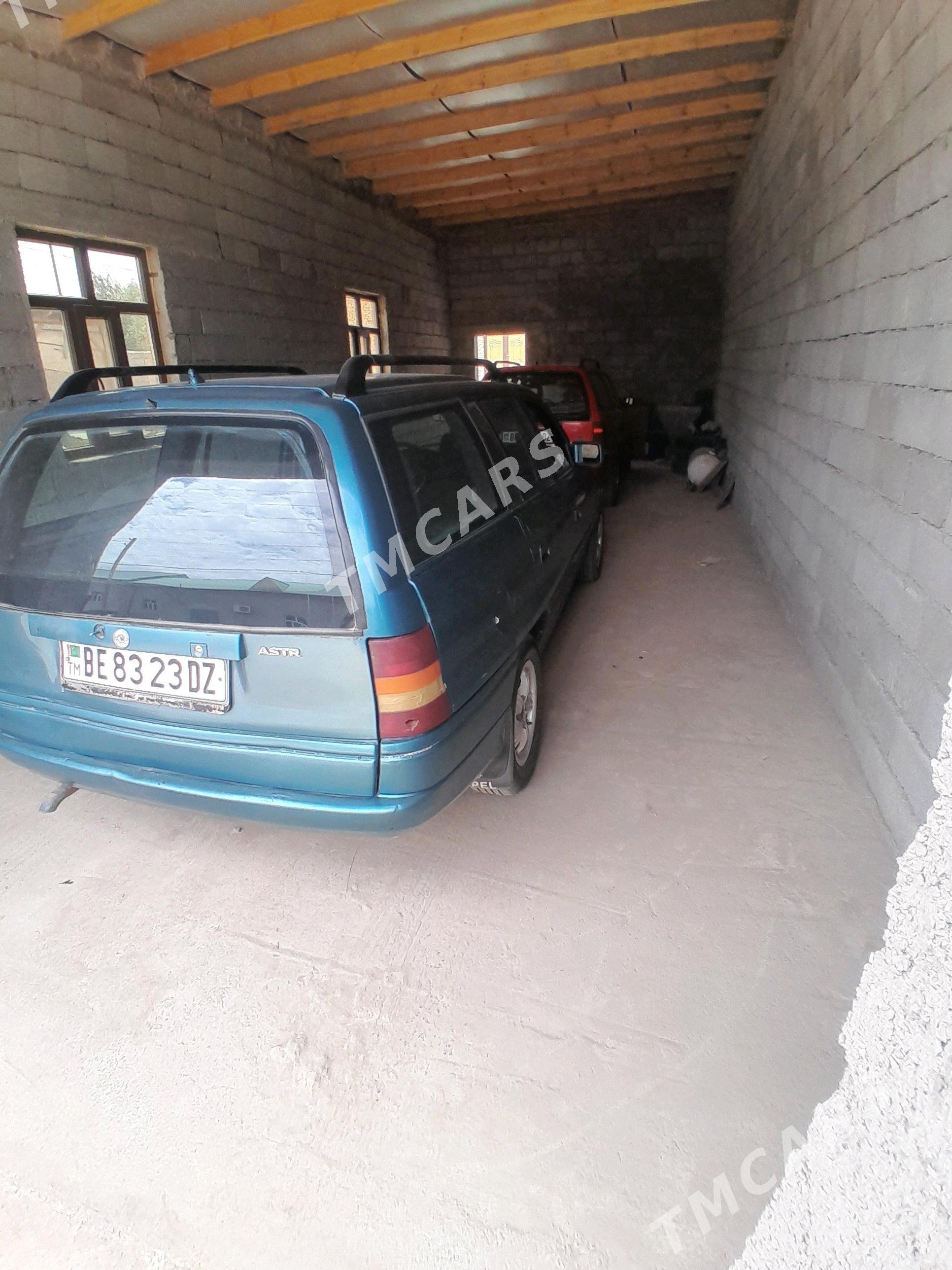 Opel Astra 1994 - 33 000 TMT - Gurbansoltan Eje - img 4