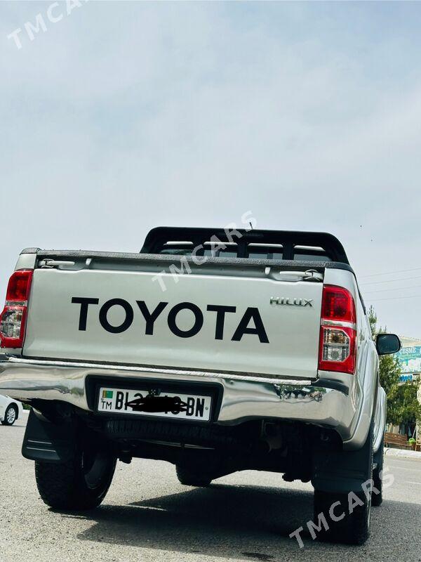 Toyota Hilux 2012 - 320 000 TMT - Türkmenbaşy - img 7