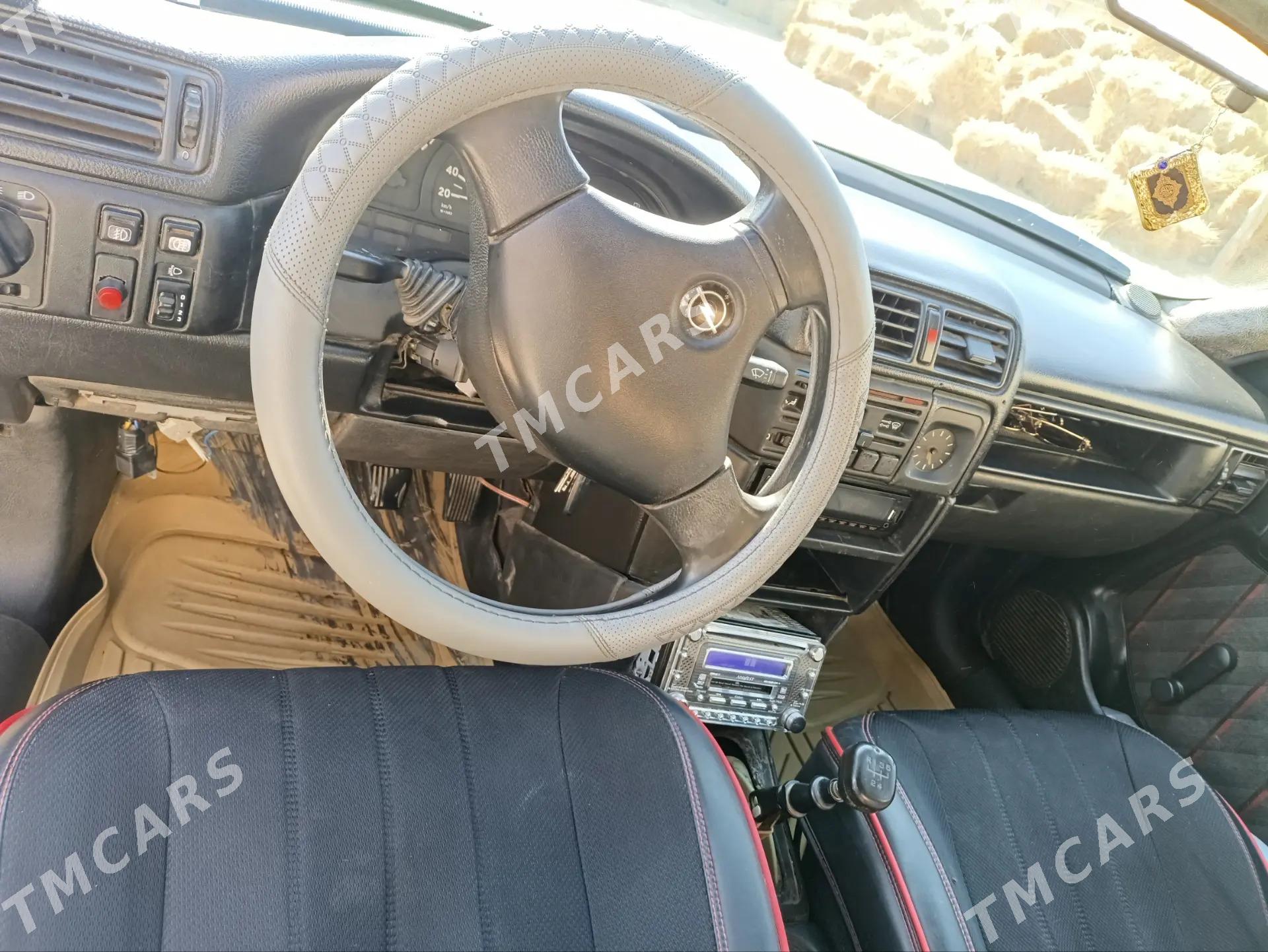 Opel Vectra 1992 - 28 000 TMT - Farap - img 5
