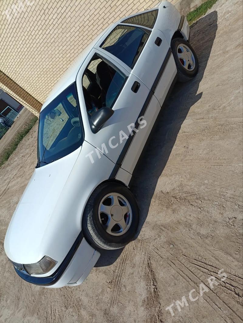 Opel Vectra 1992 - 28 000 TMT - Farap - img 4