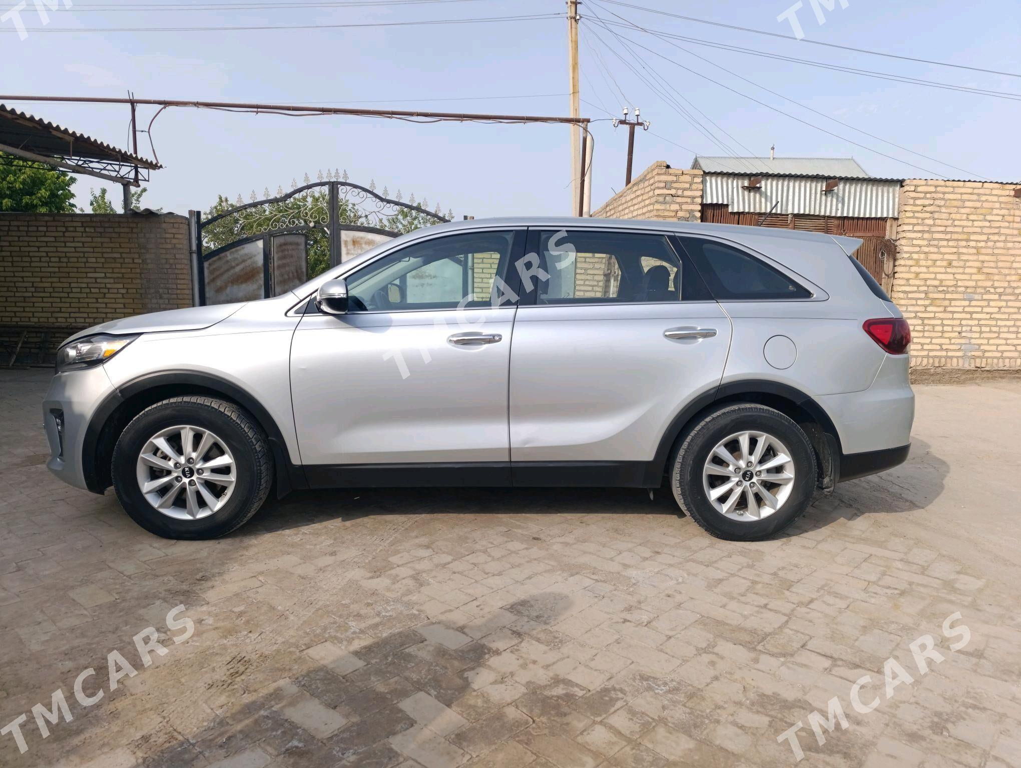Kia Sorento 2019 - 300 000 TMT - Baýramaly - img 3