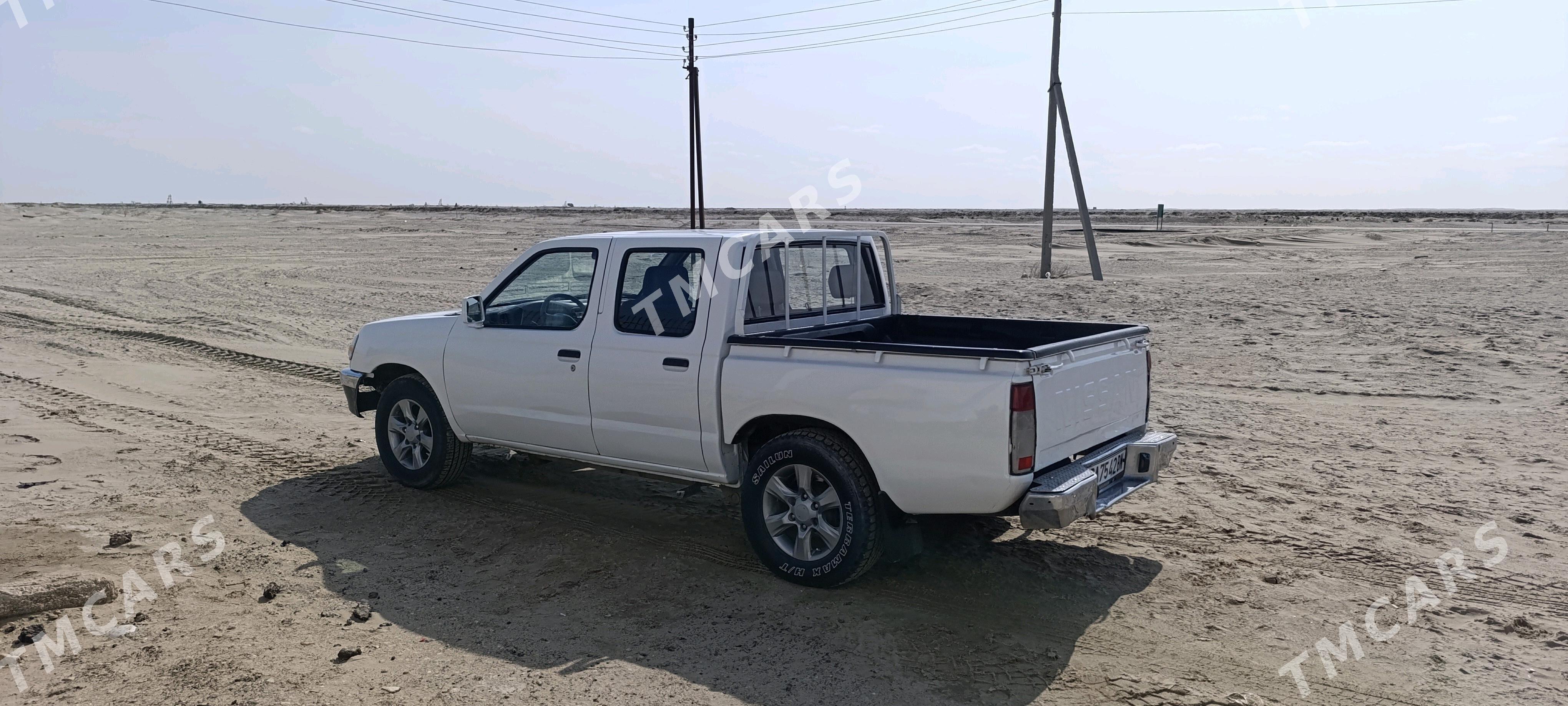Nissan Navara 1999 - 80 000 TMT - Gumdag - img 4