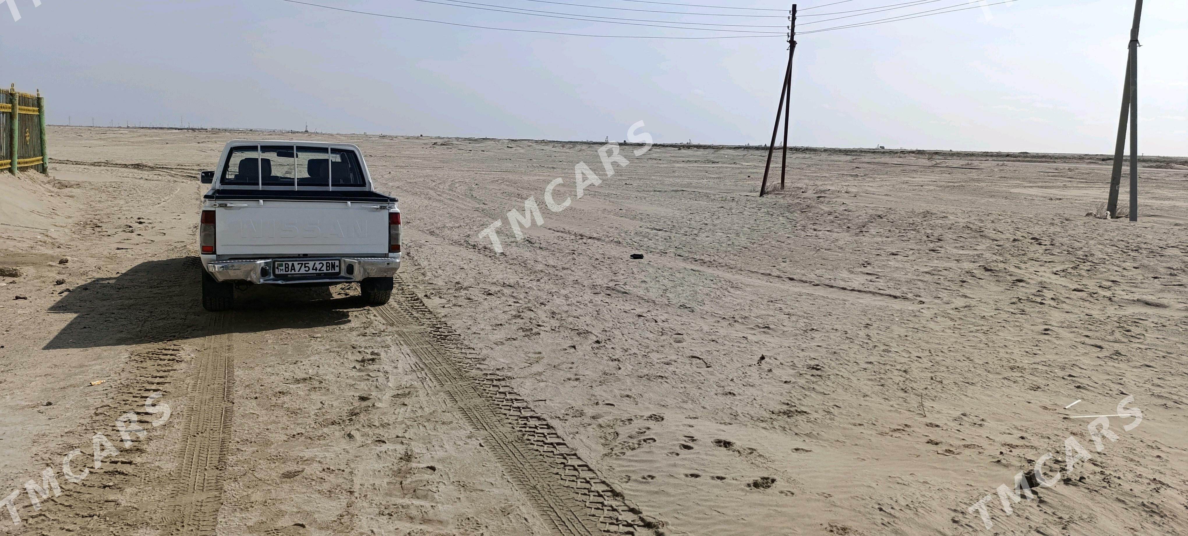 Nissan Navara 1999 - 80 000 TMT - Gumdag - img 5