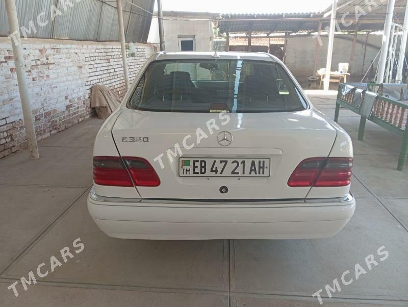 Mercedes-Benz E320 1996 - 70 000 TMT - Бабадайхан - img 2