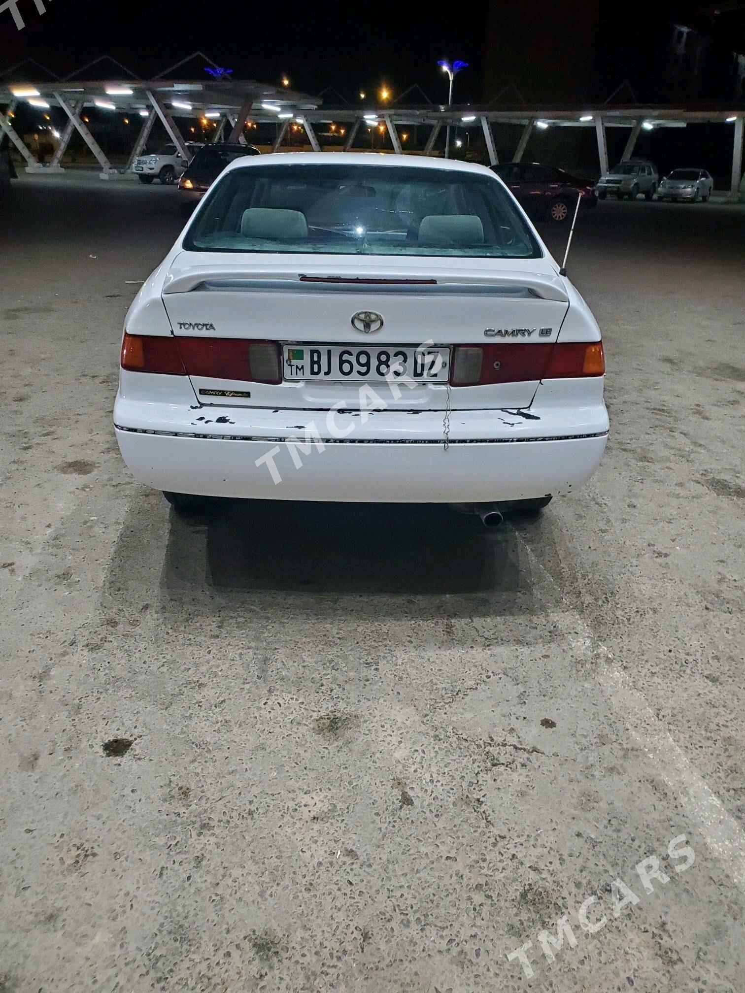 Toyota Camry 2000 - 90 000 TMT - Дашогуз - img 6