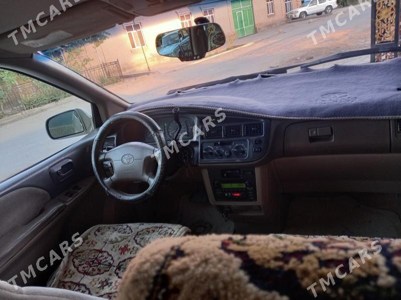 Toyota Sienna 2000 - 140 000 TMT - Farap - img 5