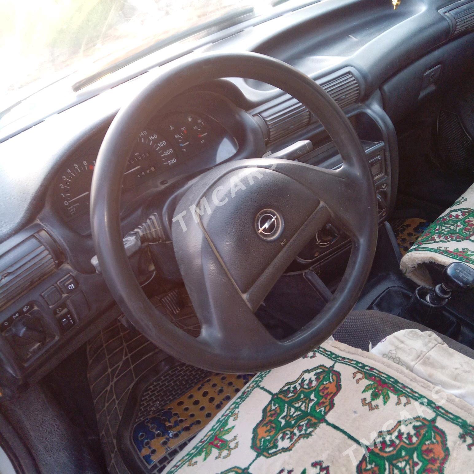 Opel Astra 1993 - 35 000 TMT - Gurbansoltan Eje - img 2