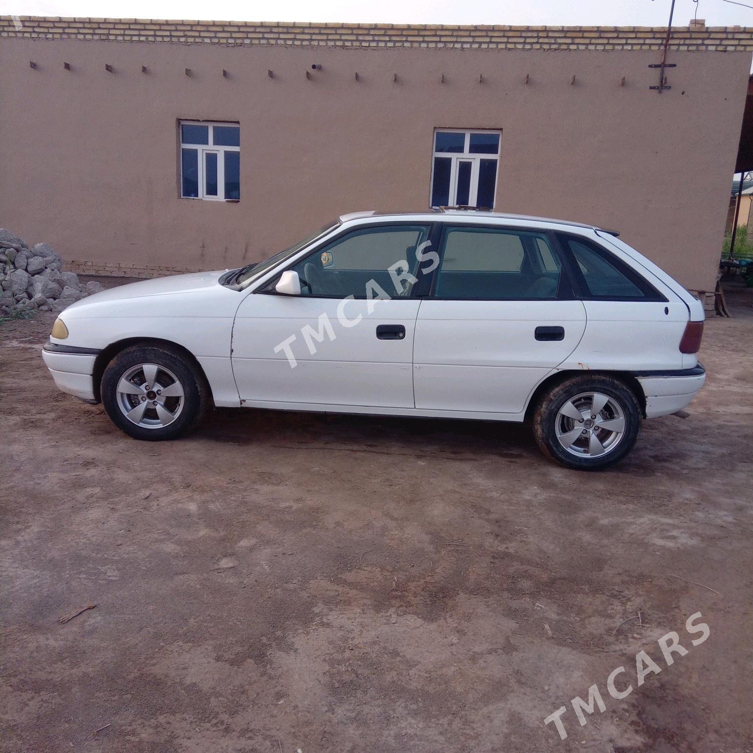 Opel Astra 1993 - 35 000 TMT - Gurbansoltan Eje - img 4